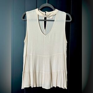 LOVE, LOVE this top. This was my go top so many times. COMFY!